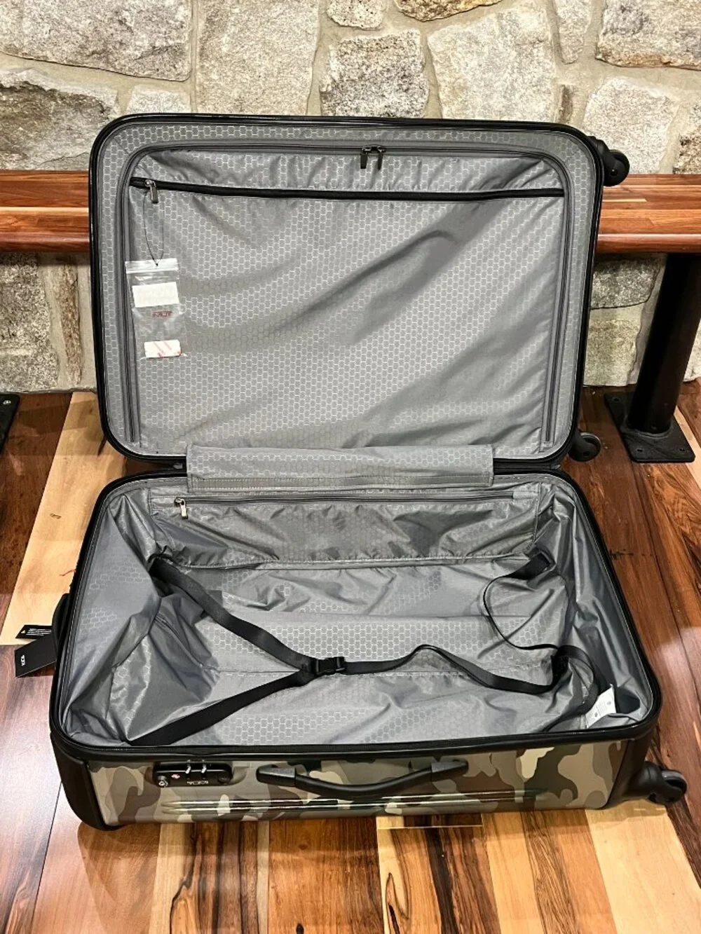 Tumi Vapor - Large Trip Packing Case